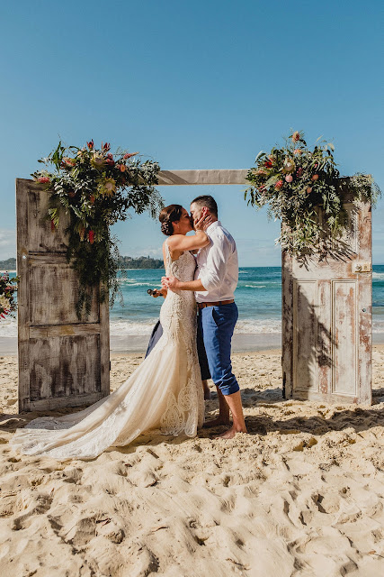 MOLLYMOOK BEACH REAL WEDDING FEATURE AUSTRALIAN DESIGNER CLOUDFACE PHOTOGRAPHY