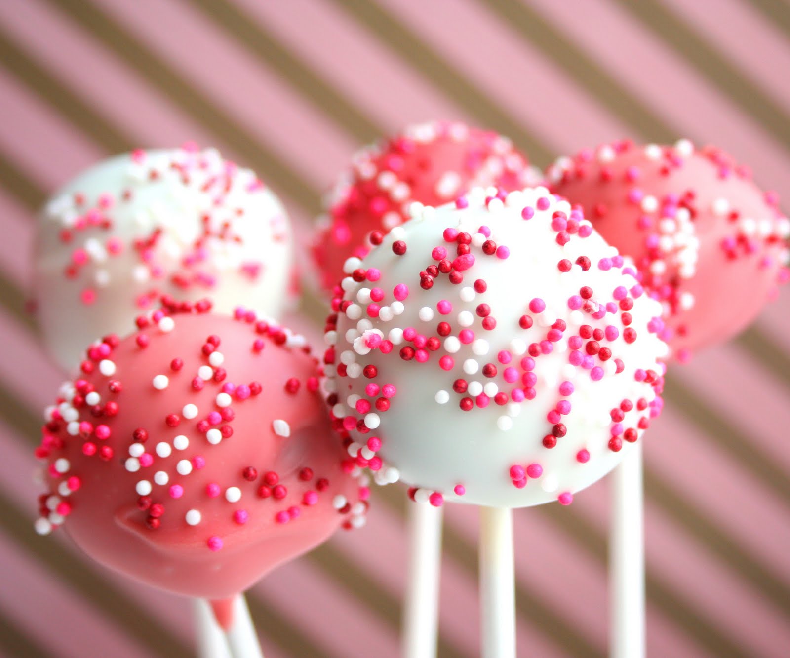 Valentine’s Cake Pops (Fun Projects with Kids) | All Day I Dream About Food