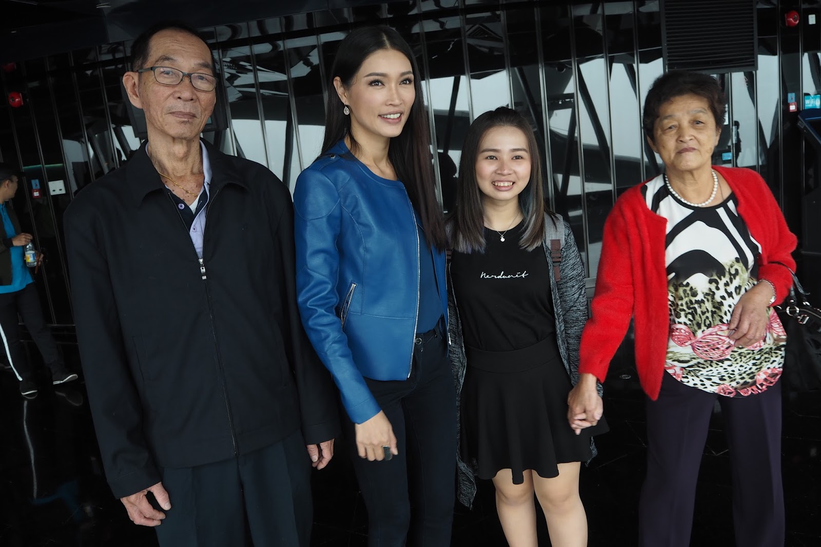 Kee Hua Chee Live!: AMBER CHIA VISITING CANTON TOWER AND HAVING FRANTIC ...