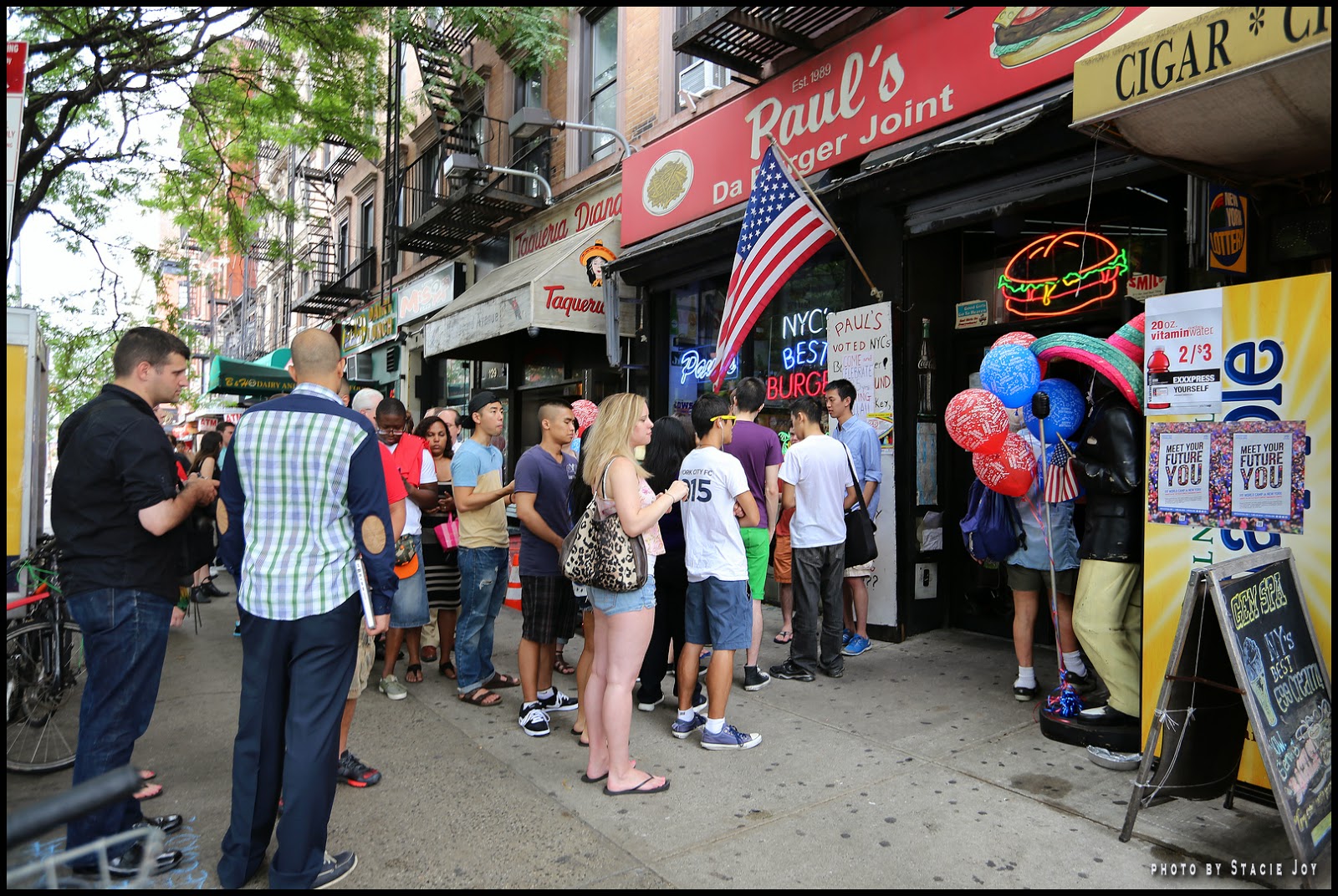 EV Grieve Celebrating 25 years at Paul's Da Burger Joint