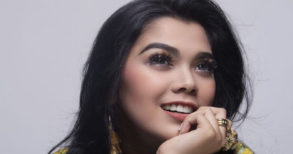 Chord Dan Lirik Lagu Basimpang Duo Dengan Terjemahannya Oleh Ratu Sikumbang Chord Dan Lirik Lagu Basimpang Duo Dengan Terjemahannya Oleh Ratu Sikumbang