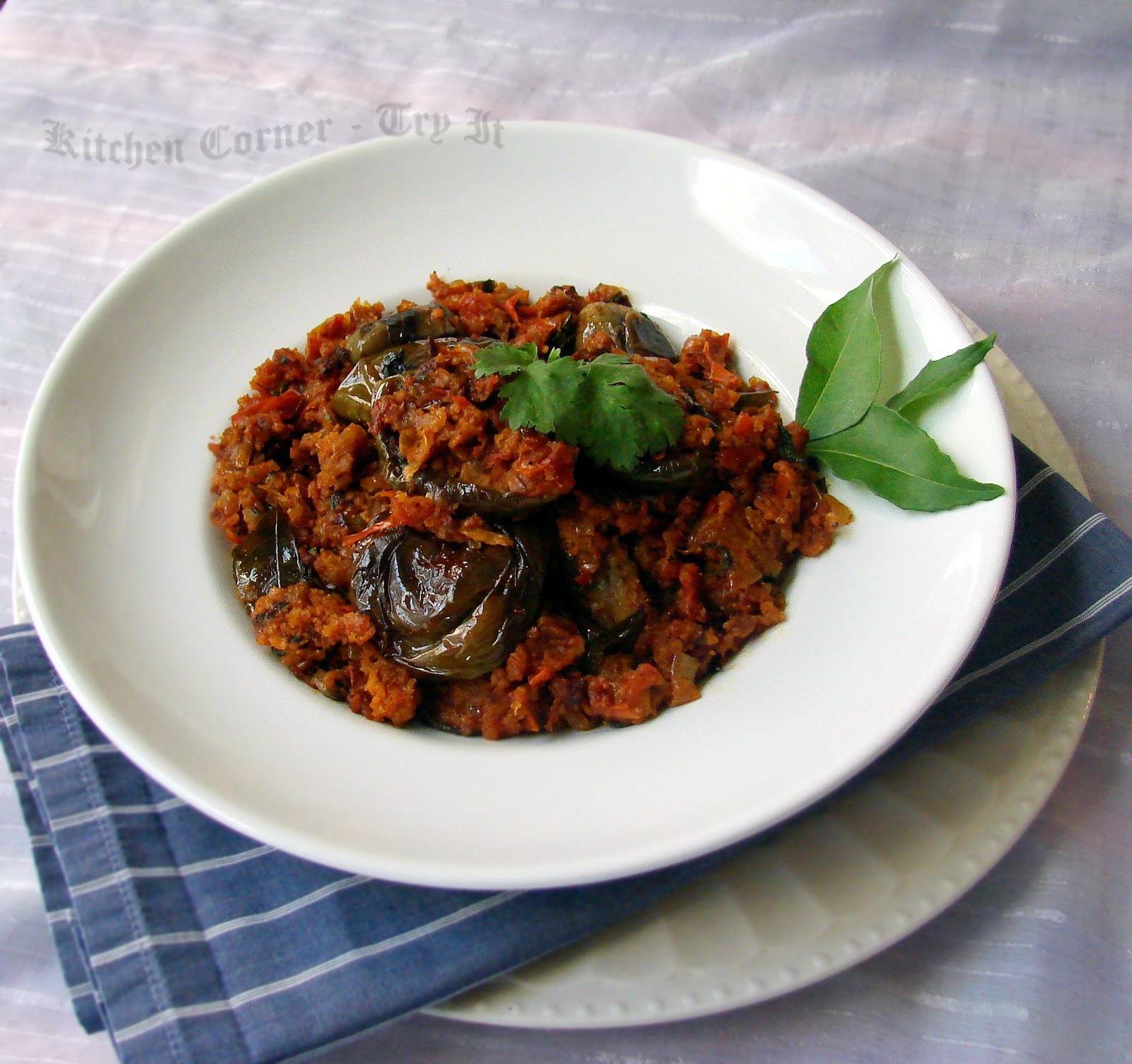 Vazhuthananga Thakkali Curry/Baby Brinjal Tomato Curry