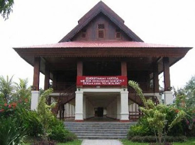 Rumah Adat Doloupa Gorontalo
