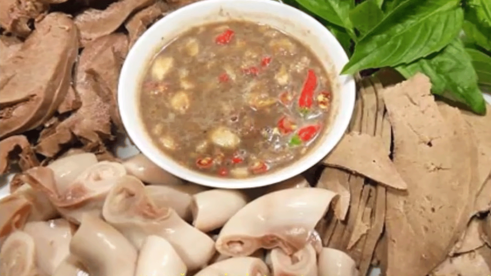 Những người tuyệt đối không được ăn lòng lợn, "nghiện" đến mấy cũng phải tránh xa - ảnh 2 Những người tuyệt đối không được ăn lòng lợn, "nghiện" đến mấy cũng phải tránh xa - ảnh 2
