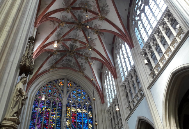 Sint Jans Kathedraal, Den Bosch | Happy in Red Sint Jans Kathedraal, Den Bosch | Happy in Red