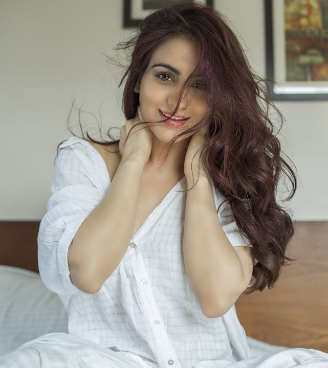 Aksha Pardasany
