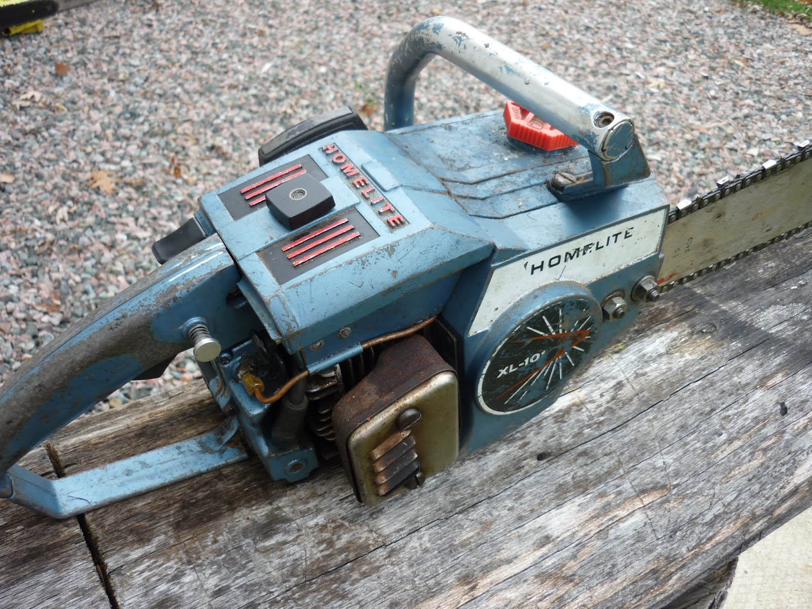VINTAGE CHAINSAW COLLECTION: HOMELITE GROUP OF SAWS.