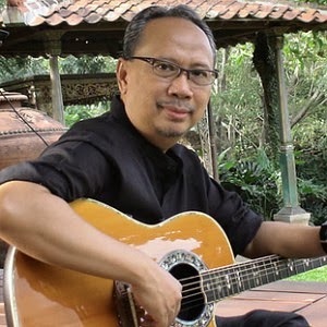Ebiet G Ade - Masih Ada Waktu | Download Lagu Gratis MP3