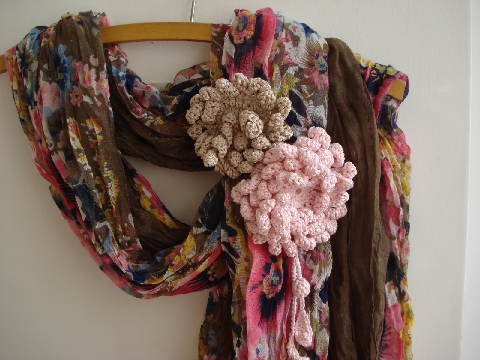 Little Treasures: Japanese crochet: Flower brooches