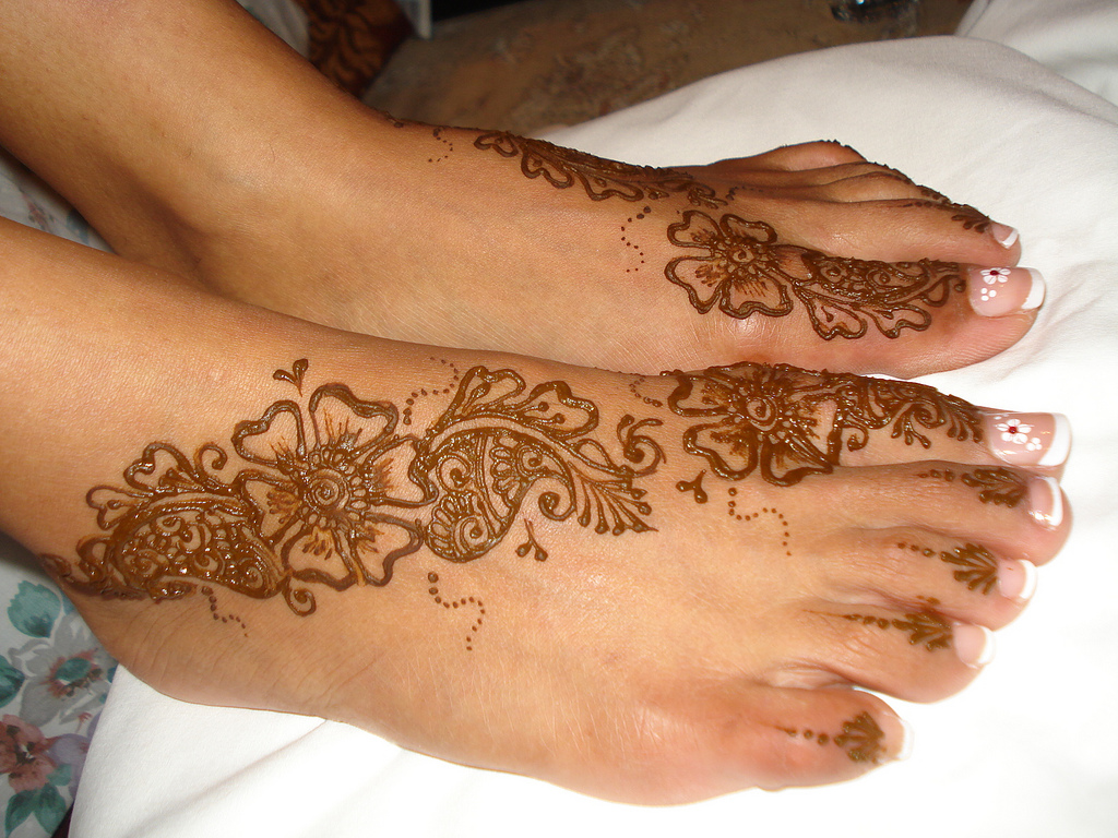 Simple Henna Foot Tattoo Designs
