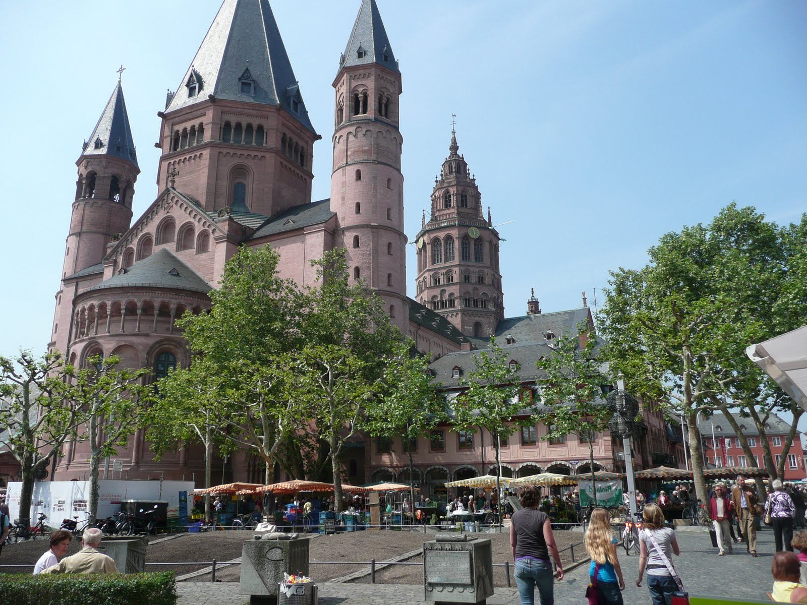 schiller-wine: Rediscovered: Weinhaus Bluhm in Mainz, Germany - A Cosy