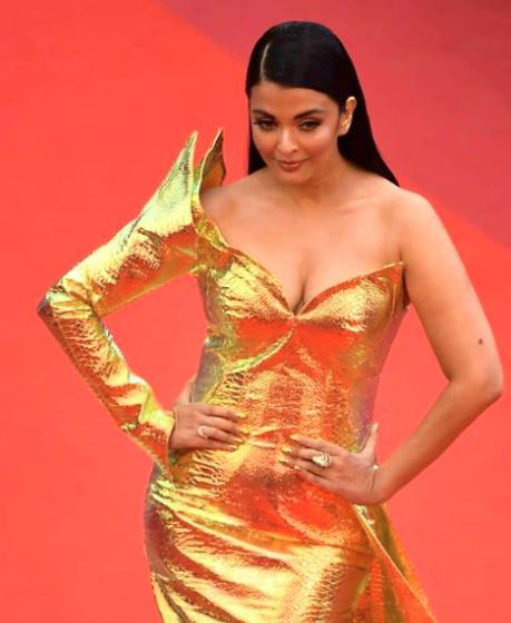 Aishwarya Rai Wears Jean Louis Sabaji Couture at Cannes 2019