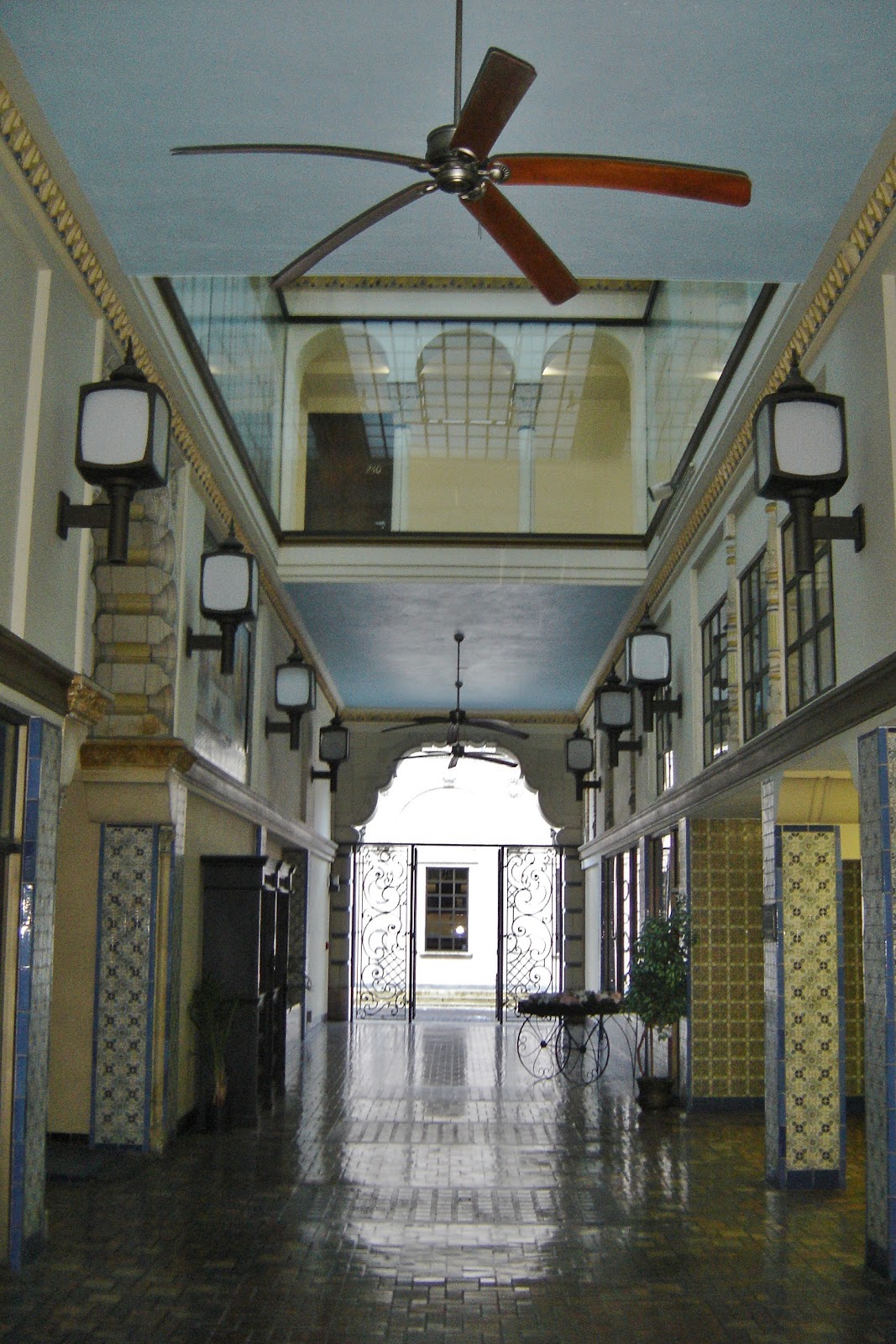 Places To Go, Buildings To See: Snell Arcade - St. Petersburg, Florida ...