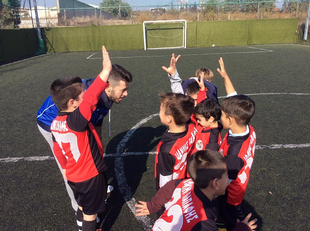 τα μπαμπινι πριν την έναρξη του άγώνα