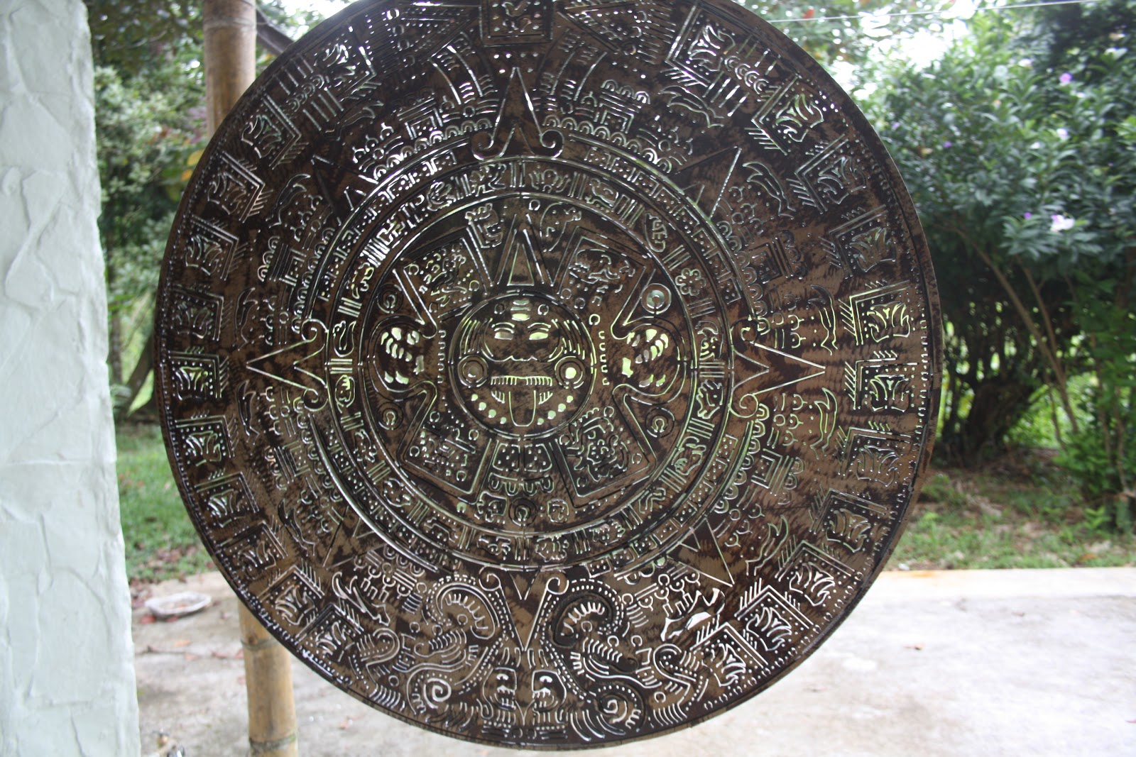 Календарь майя елизаров. Календарь Майя фото. Mayan SICARS за 507 000 долларов. Медная тарелка календарь Майя. Календарь Майя гипс.