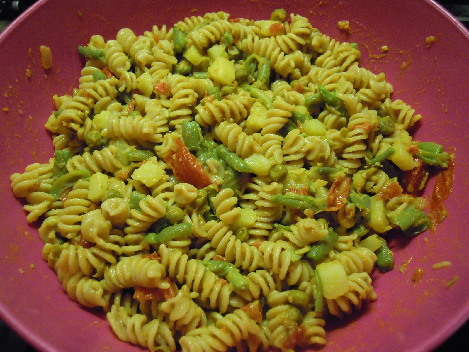 ANTANDBUTTERFLY Pasta fredda con crema di piselli