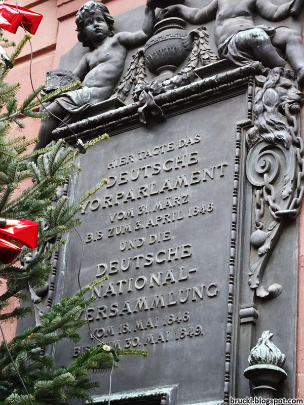 Zum Welttag Des Buches Das Neue Wimmelbuch Es Wimmelt Rund Um