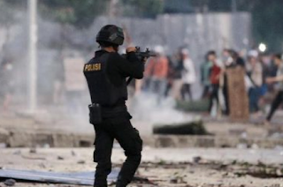 Innalillahi...Seorang Pendemo Tewas Tertembak di Bagian Dada. Siapa Pelakunya? Innalillahi...Seorang Pendemo Tewas Tertembak di Bagian Dada. Siapa Pelakunya?
