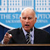 Gobernador de California firma diversas medidas para el control armas