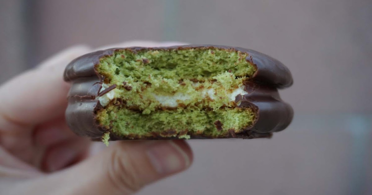 Review Orion Matcha Latte Choco Pie Found At H Mart Eat With Hop