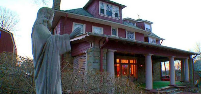 WATCH: Hard Evidence that Demons Exists, and it's terrorizing a house for 20 years WATCH: Hard Evidence that Demons Exists, and it's terrorizing a house for 20 years