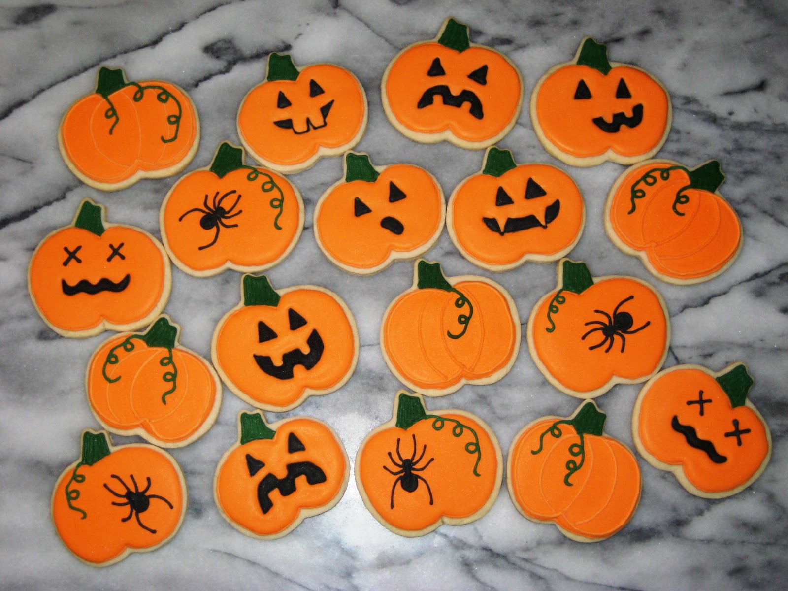 pumpkins IMG_6878 1L Fall cookies, Pumpkin cookies decorated, Pumpkin