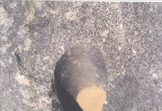 Abusir-basalt_hole_2_07.jpg