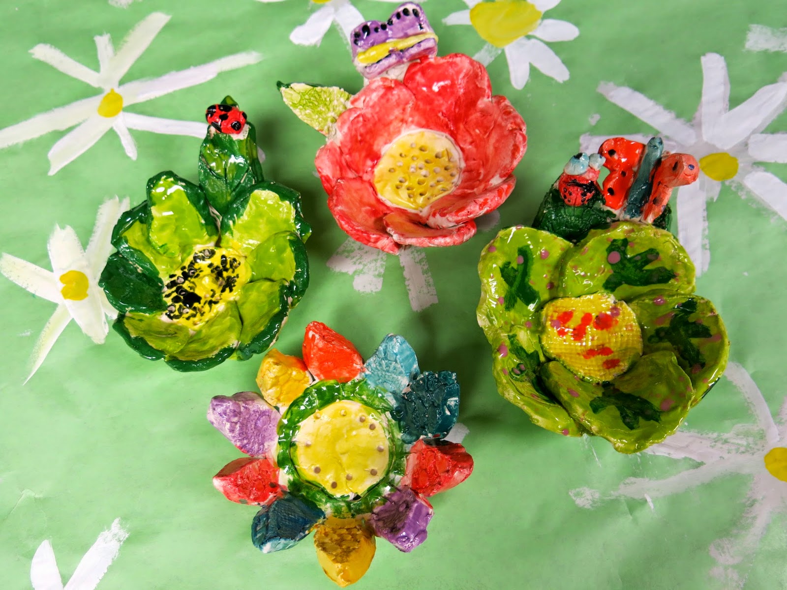 Cassie Stephens: In the Art Room: Ceramic Flowers with Third Grade