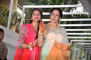 Esha Deol's mehendi ceremony bash gallery