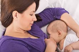 Menyusui Saat Bayi Demam Vaksin, Baik Dilakukan atau Tidak? Menyusui Saat Bayi Demam Vaksin, Baik Dilakukan atau Tidak?