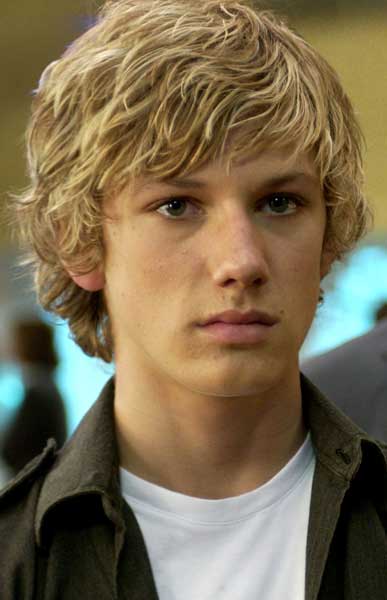 alex-pettyfer-hair-styles-13