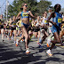Con espíritu desafiante arrancan 36,000 corredores del Maratón de Boston