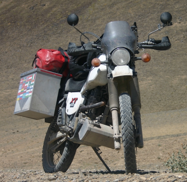 Ihr Motorrad Ist Voll Beladen im Winter in den Sommer: das Motorrad