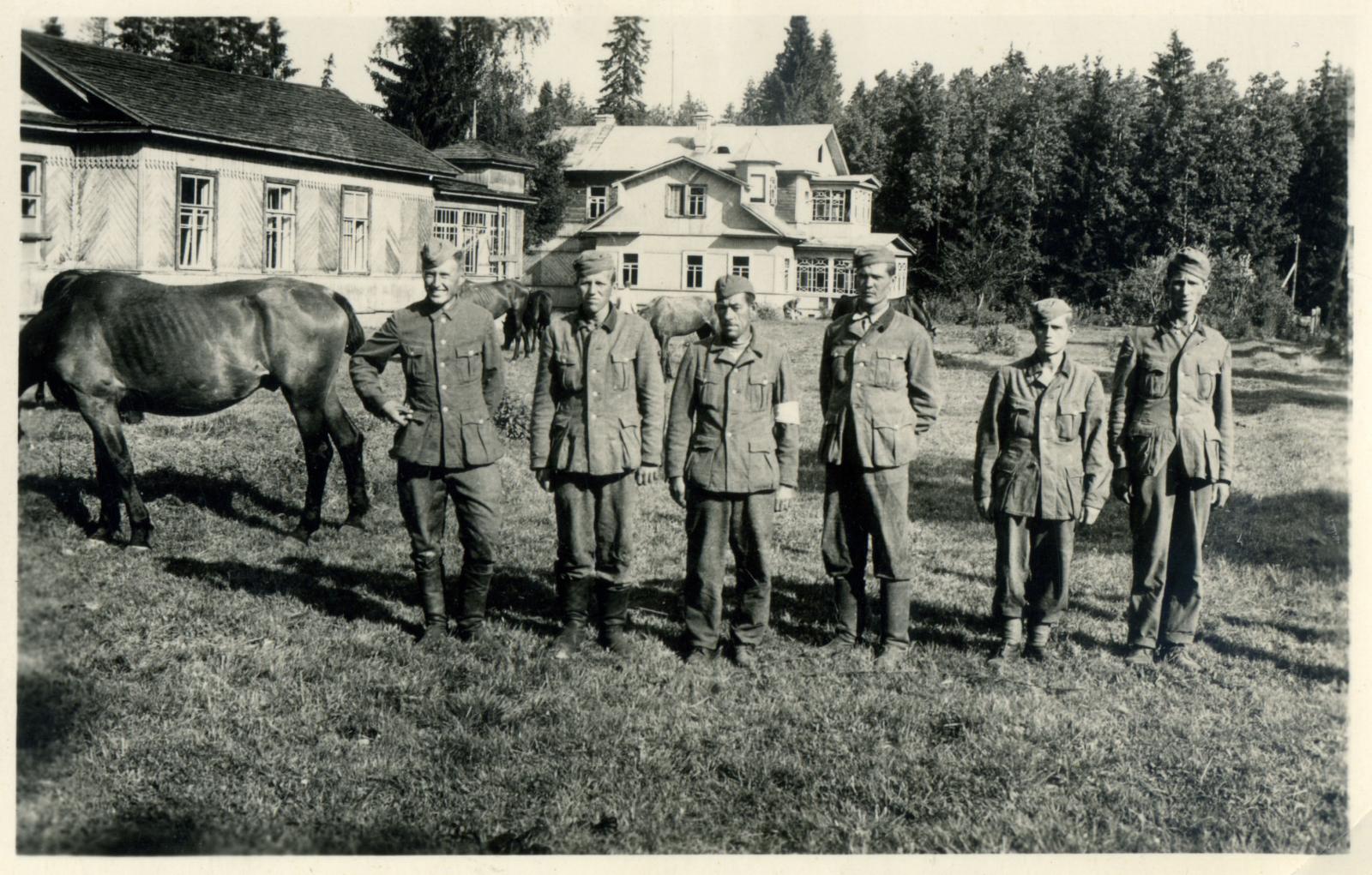 предатели деревни. предатели деревни. полицаи коллаборационисты. пленные дивизии галичина. предатели деревни.