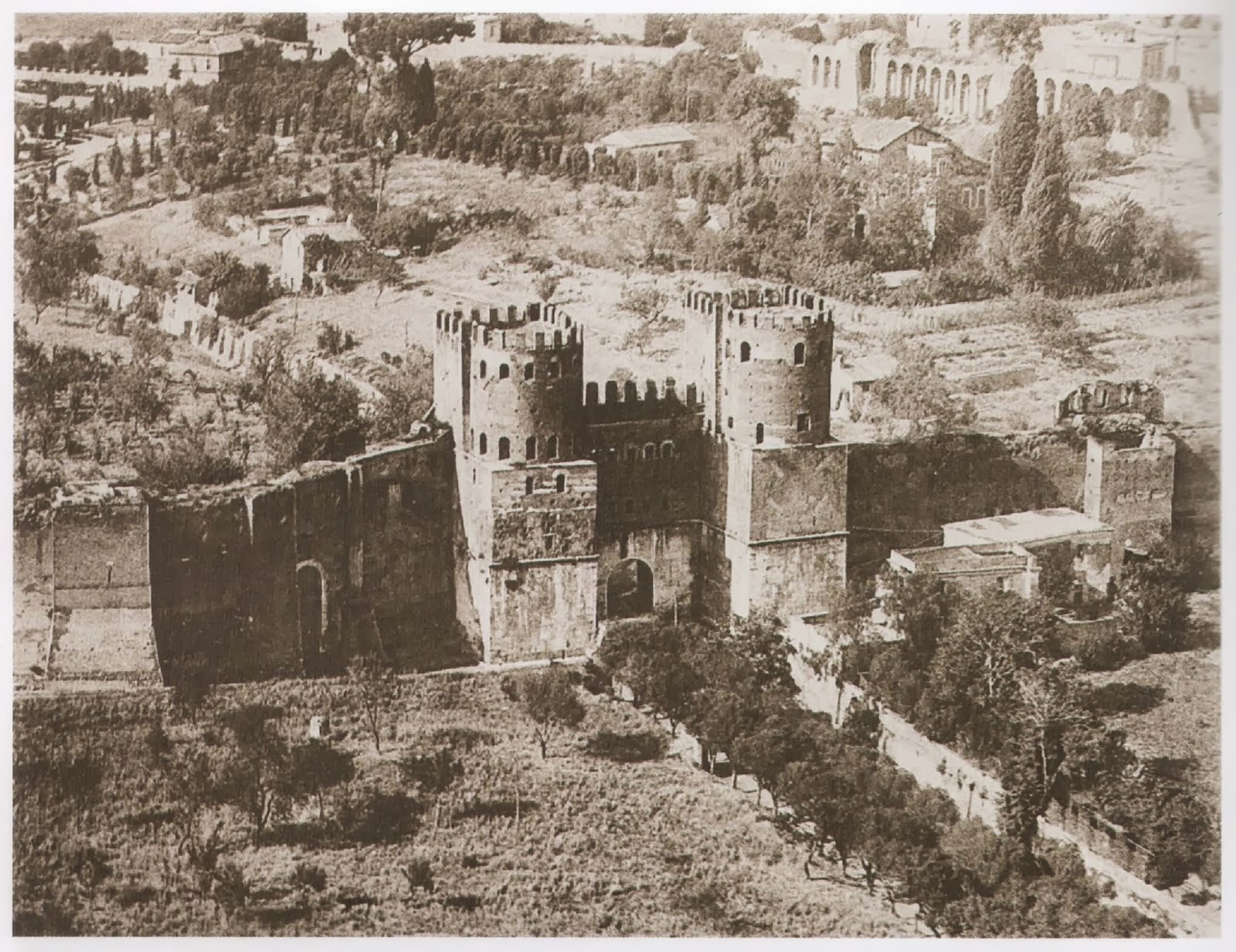 Porta San Sebastiano e il Museo delle Mura