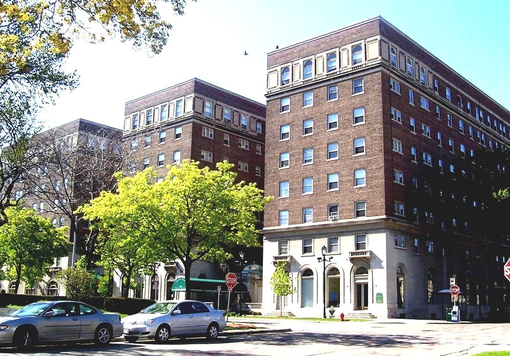 Astor On The Lake Milwaukee Hotels On The Lake