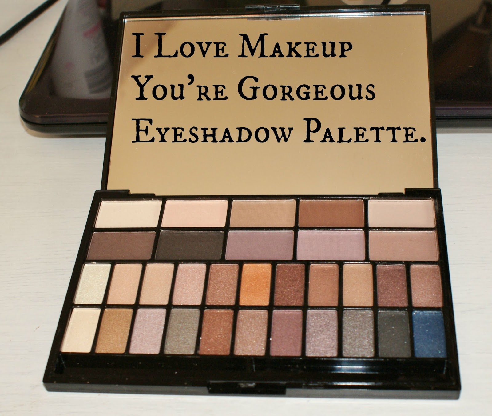 Makeup revolution i love makeup palette