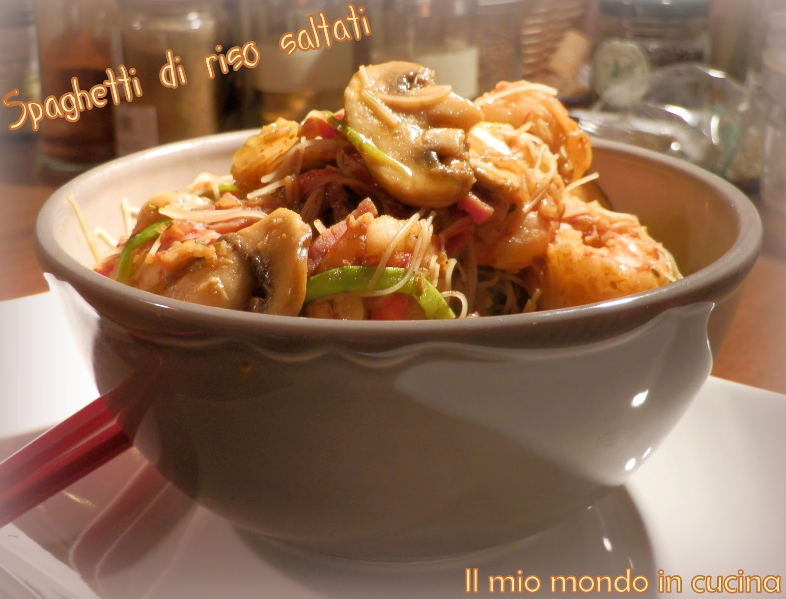 SPAGHETTI DI RISO SALTATI CON GAMBERI ricetta cinese