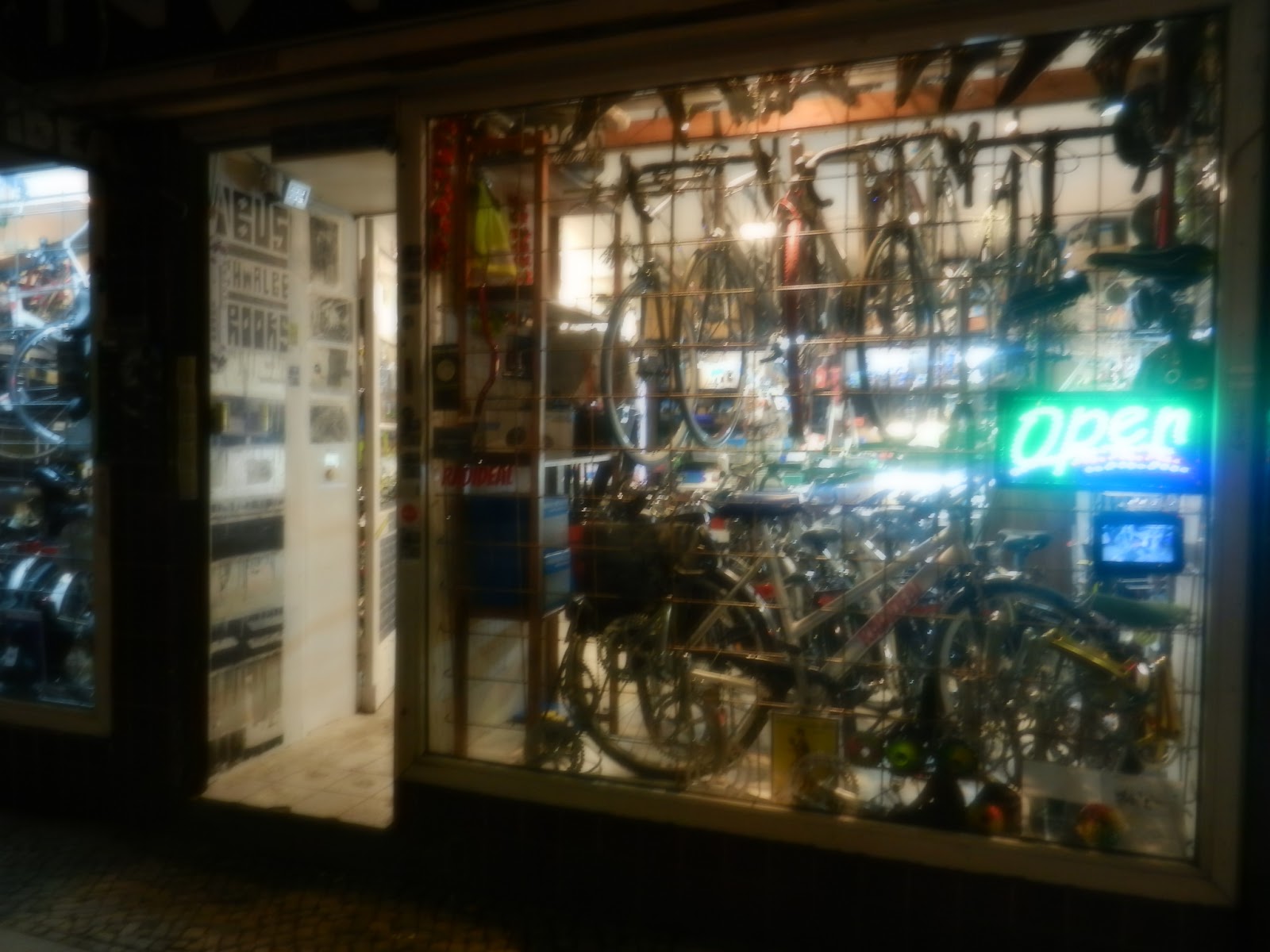 Neurad bei RAdideal Kiez Fahrradladen in Wilmersdorf und es Rollt...