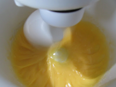 miksowane jajka z cukrem