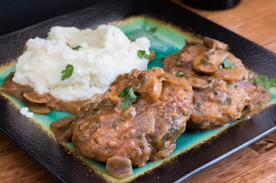 https://thebeardedhiker.com/salisbury-steak/#.LGIUFIUK