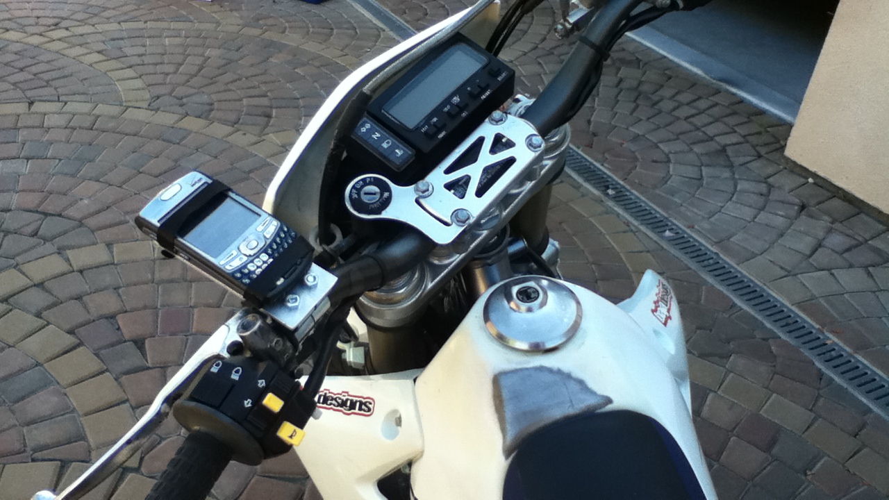 i made this, and so can you. DIY GPS Handlebar Mount Tutorial