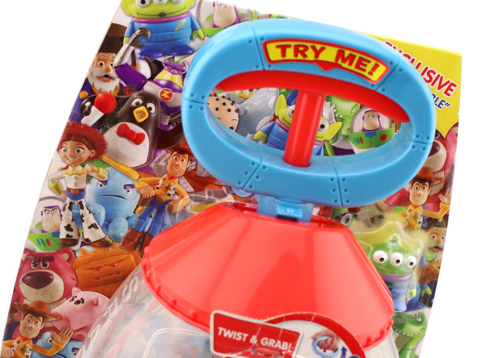 Dan the Pixar Fan Toy Story The Claw Carry Case (Buddy Pack Figure Collection)