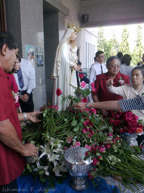 Roses for Mama Mary during the Solemnity of Mother of God.