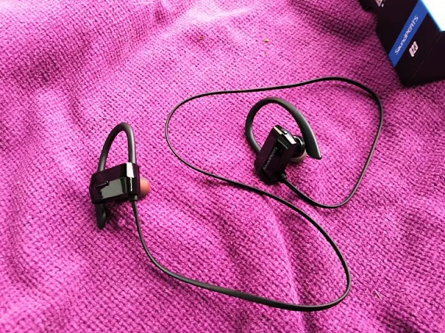 Vibrant Earphones For Running That Don T Fall Out Moment in 4K