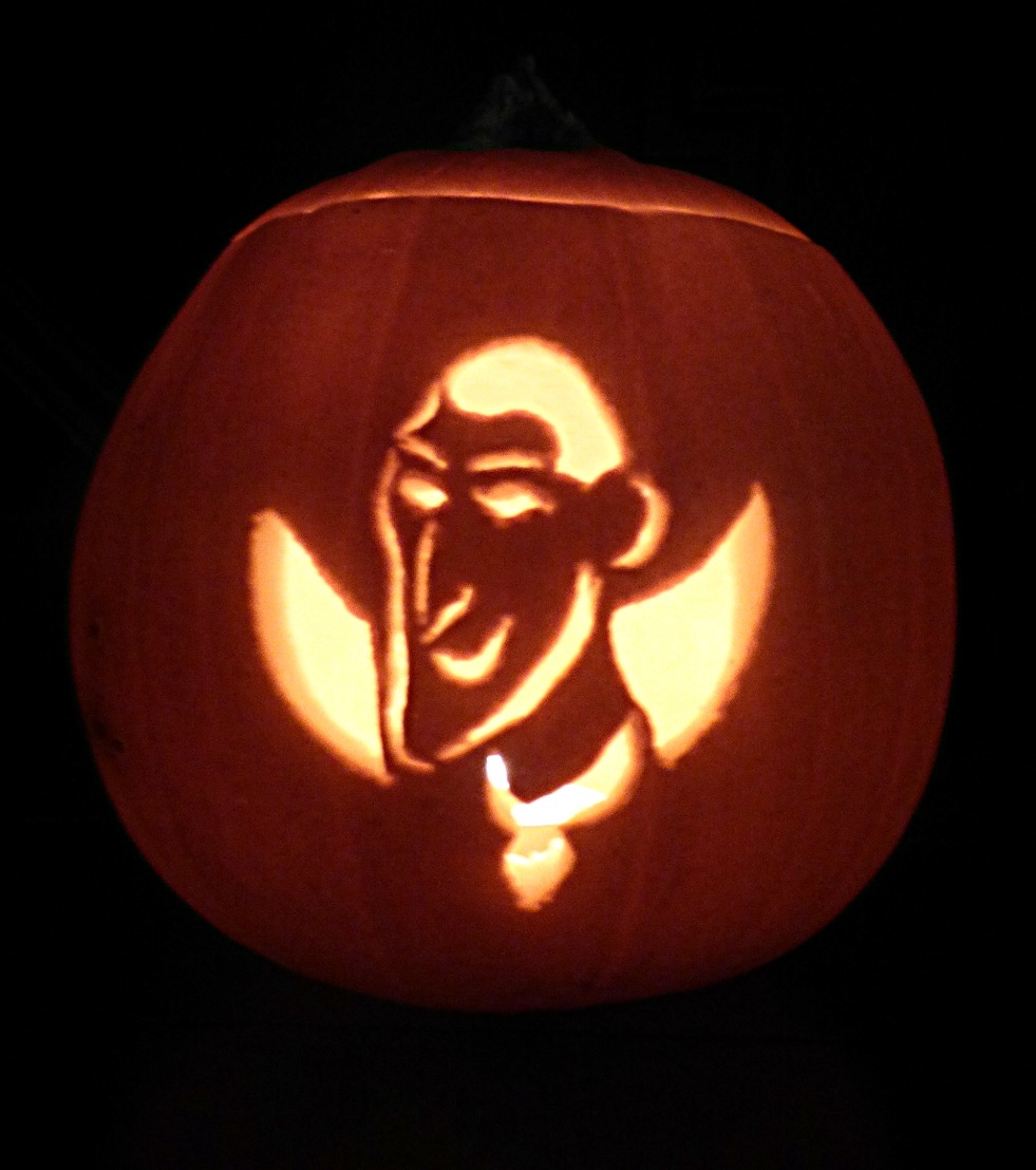 snoopy-flying-pumpkin-glow