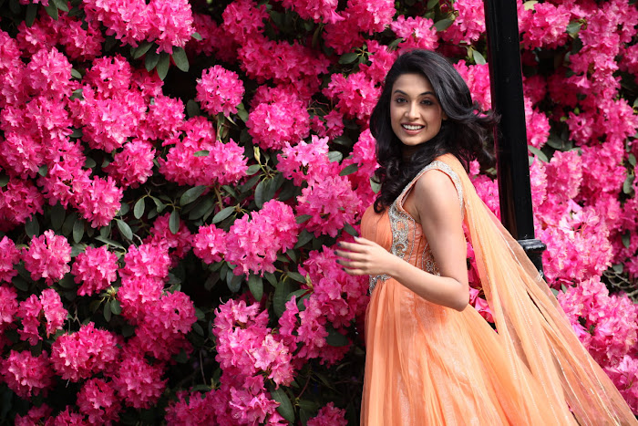 sarah jane dias spicy hq unseen pics