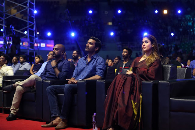 Nayanthara New Saree Stills At Zee Cine Awards Tamil 2020 