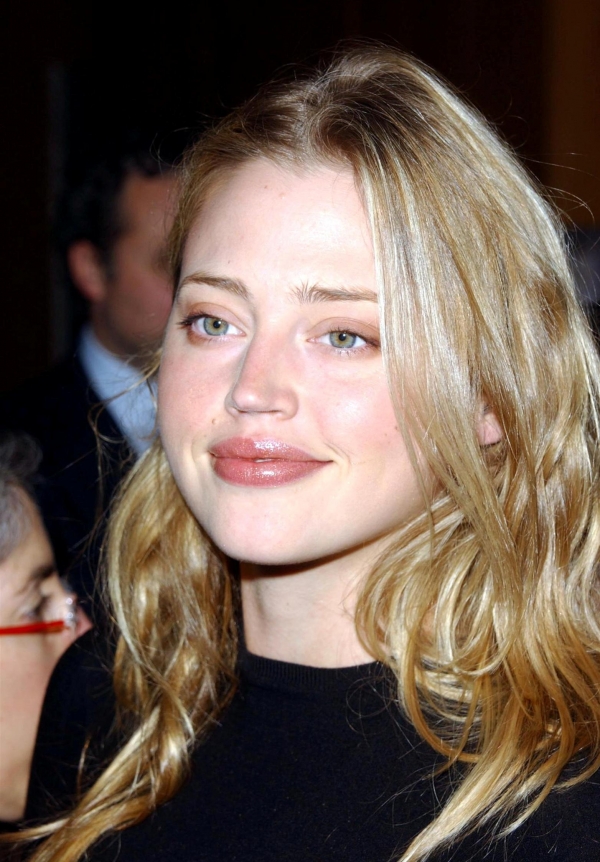 american model zone estella warren from canada is a model american model zone estella warren from canada is a model