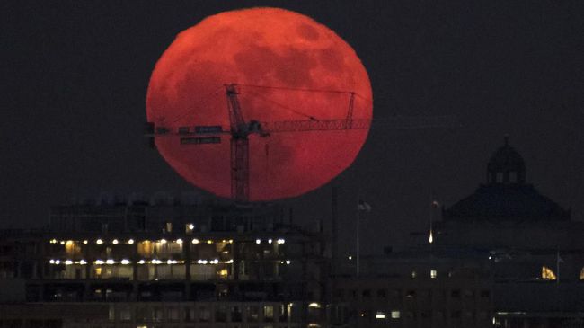At the end of January, the supermoon event will be colored with a red